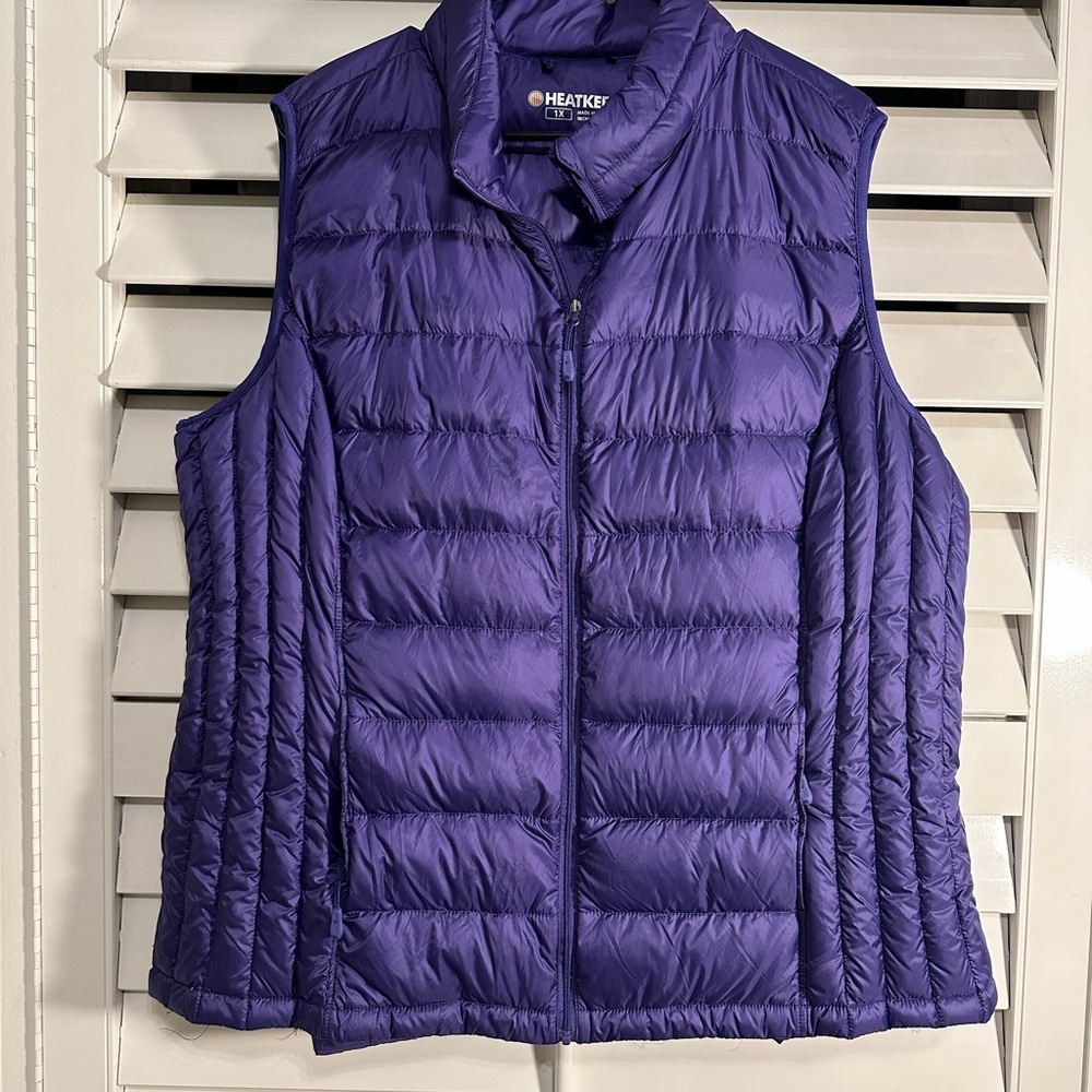 Purple Puffer Jacket with Quilted Design and Water-Resistant Fabric